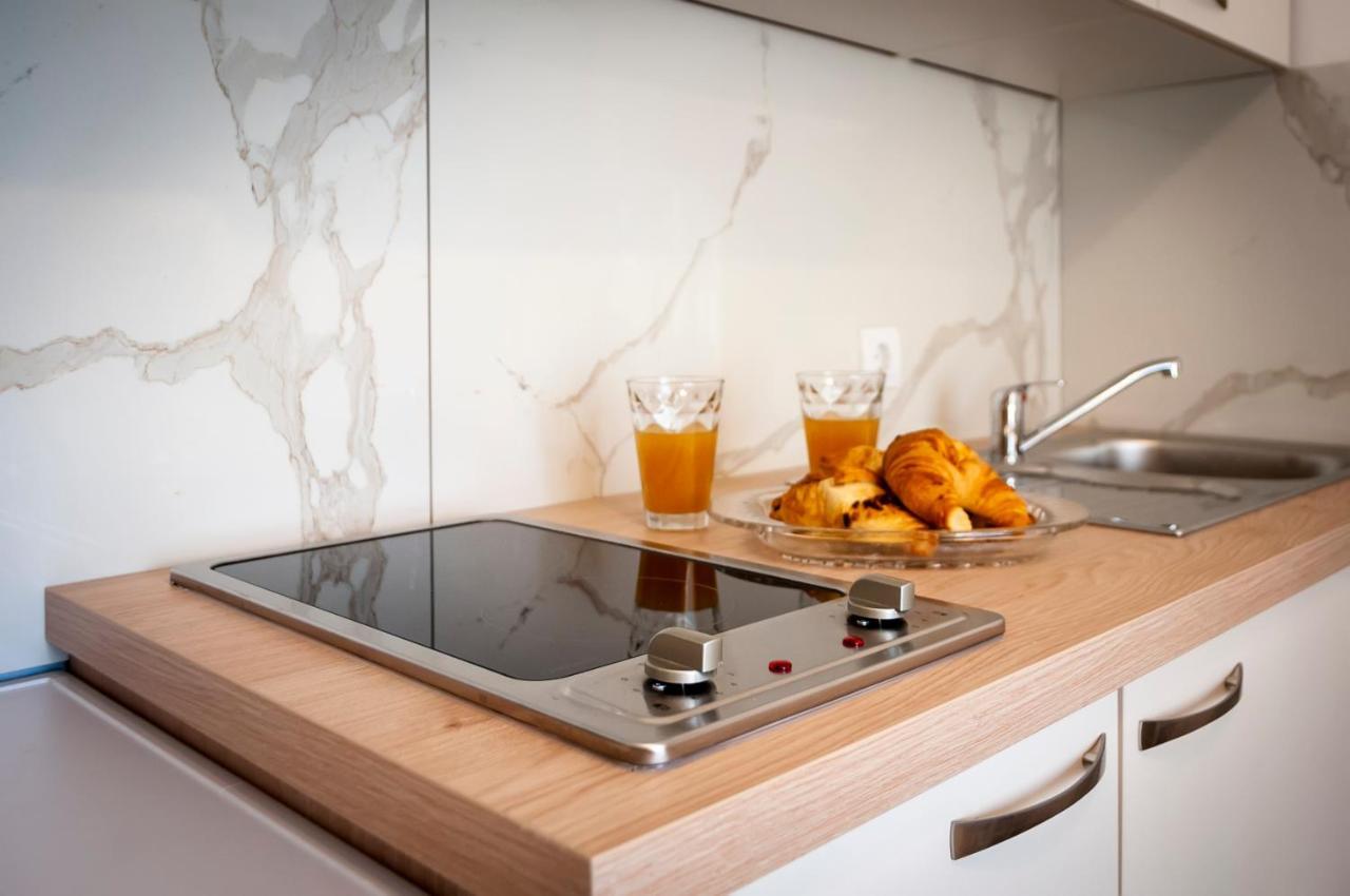 Apartment Roze โรวีน ภายนอก รูปภาพ
